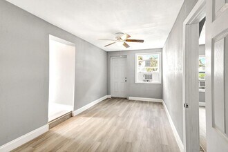 3710 Roseland Dr in West Palm Beach, FL - Building Photo - Building Photo