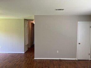104 Merlin St in Warner Robins, GA - Building Photo - Building Photo