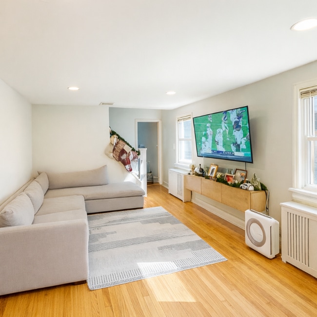 23 Downing Pl in Harrington Park, NJ - Foto de edificio - Building Photo