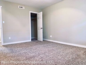 1411 Rebecca Ln in Norman, OK - Foto de edificio - Building Photo