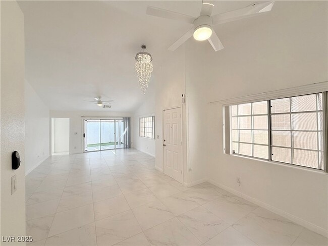 519 Painted Cloud Pl in Las Vegas, NV - Building Photo - Building Photo