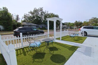 536 Roanoke St in Dunedin, FL - Building Photo - Building Photo