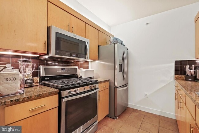 616 E St NW, Unit 1007 in Washington, DC - Building Photo - Building Photo