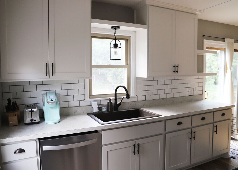 6510 Cedar Lk Rd S in Minneapolis, MN - Building Photo