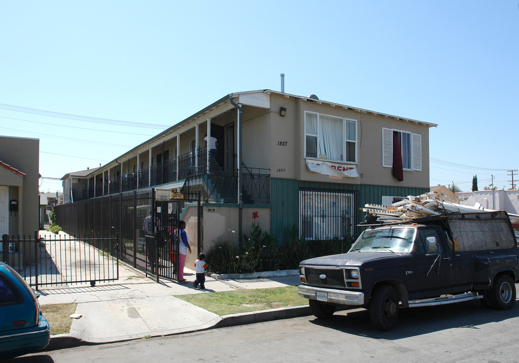 1885-1887 Locust Ave in Long Beach, CA - Building Photo