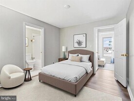 911 N Charles St in Baltimore, MD - Building Photo