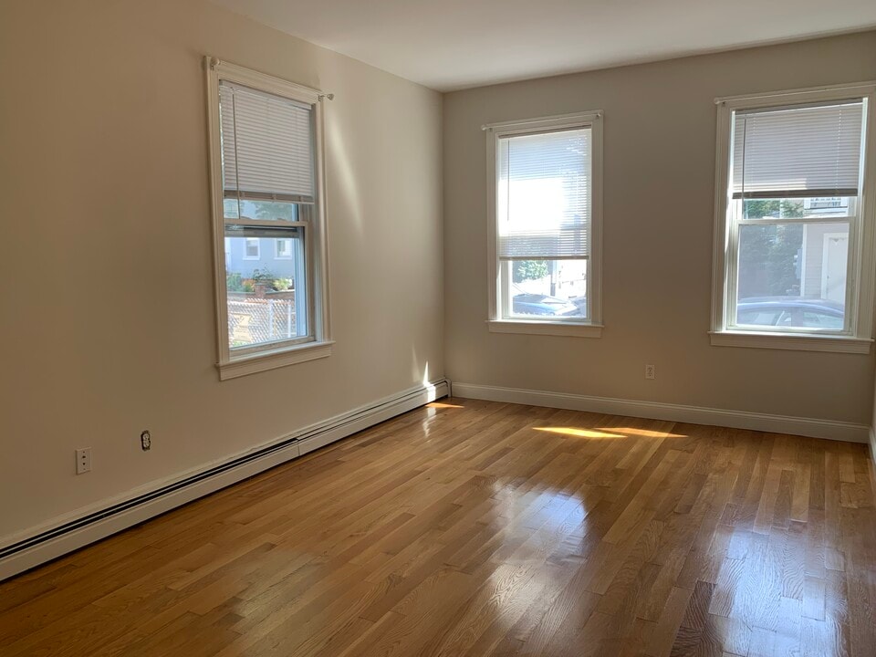 45 Union St, Unit 1 in Cambridge, MA - Building Photo