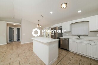 5094 Burnside St in North Port, FL - Building Photo - Building Photo