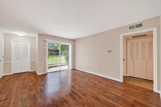 7600 Burgoyne Rd in Houston, TX - Building Photo - Building Photo