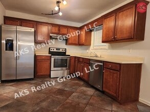 1090 Thompson Rd in Alabaster, AL - Building Photo - Building Photo