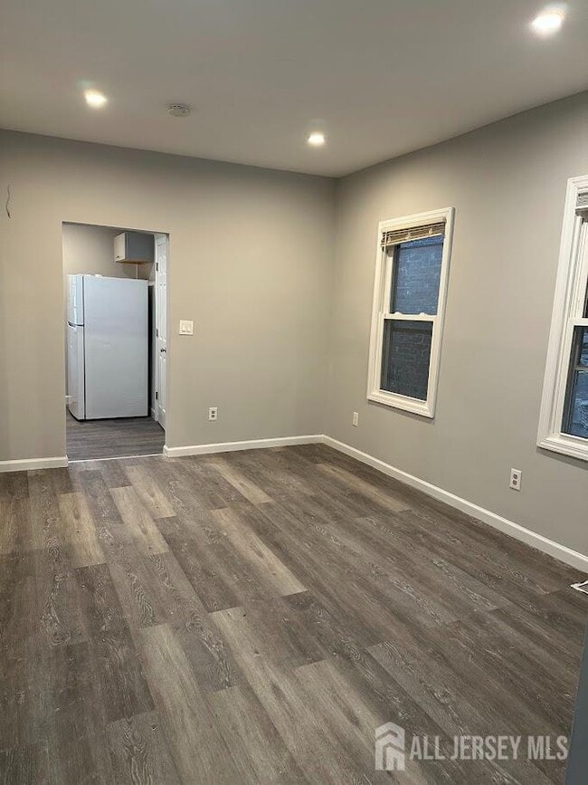 690 State St in Perth Amboy, NJ - Building Photo - Building Photo