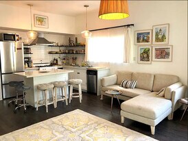 1860 N Summit Ave in Pasadena, CA - Building Photo