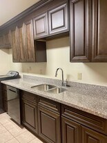 5458 Folsom Dr, Unit #6 in Beaumont, TX - Building Photo