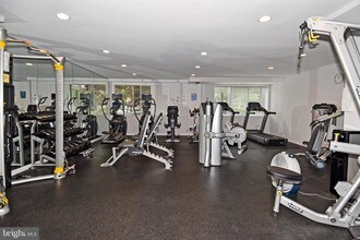 8315 N Brook Ln-Unit -2-802 in Bethesda, MD - Building Photo - Building Photo