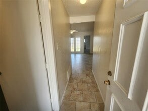 3408 Lynridge Dr in Austin, TX - Building Photo - Building Photo