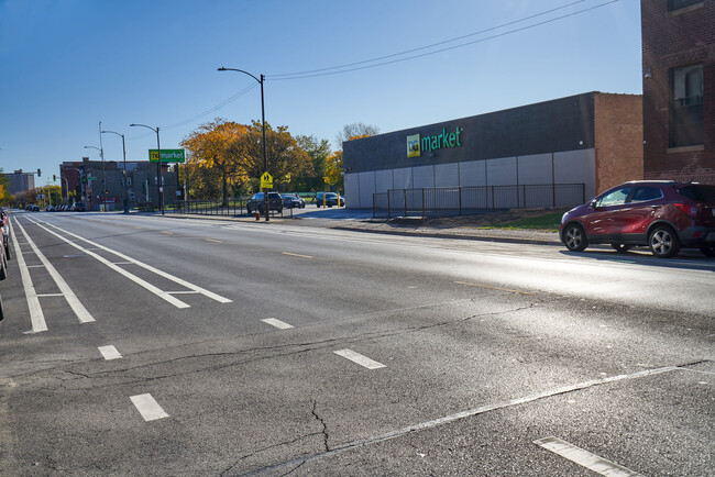 451 E Pershing Rd in Chicago, IL - Building Photo - Building Photo