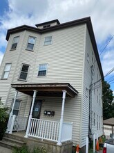 16 Folan Ave, Unit 3 in Norwood, MA - Foto de edificio - Building Photo