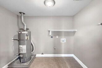 7230 Yorktown Dr in New Orleans, LA - Building Photo - Building Photo