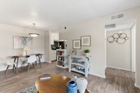 Creekwood Apartment Homes photo'