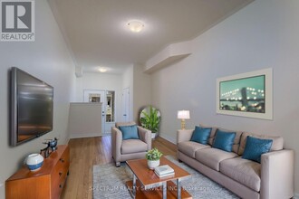 22 Delano Wy in Newmarket, ON - Building Photo - Building Photo