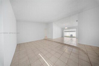 14065 SW 48th Terrace in Miami, FL - Building Photo - Building Photo
