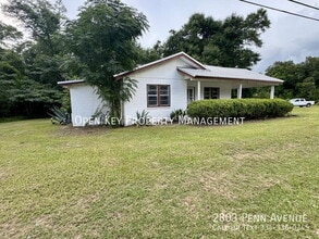 2803 Penn Ave in Marianna, FL - Building Photo - Building Photo