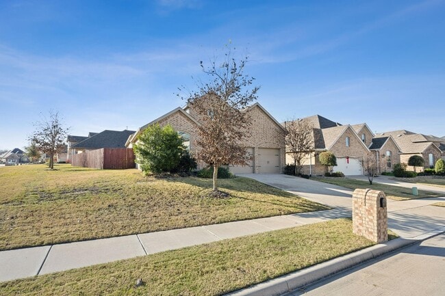 6800 Barolo Dr in Rowlett, TX - Foto de edificio - Building Photo