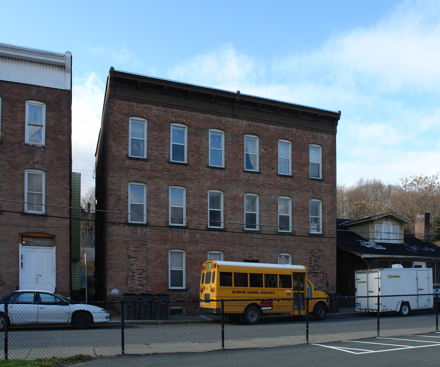 51 Lancaster St in Cohoes, NY - Foto de edificio