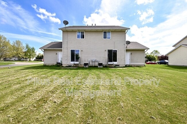 2012 Redwing Dr in Canal Fulton, OH - Building Photo - Building Photo