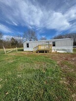 3631-3637 Sweetwater Vonore Rd in Sweetwater, TN - Building Photo