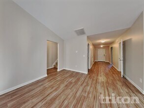 3216 Laurenfields Way in Winston-Salem, NC - Building Photo - Building Photo