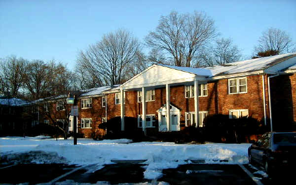 Lakeside Garden Apartments in Pompton Lakes, NJ - Building Photo