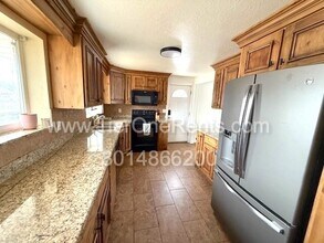 1470 S 240 E in Orem, UT - Foto de edificio - Building Photo