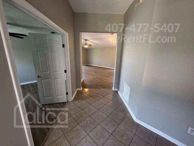 1329 Fairway Village Dr in Orange Park, FL - Building Photo - Building Photo