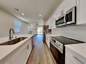 525 Silverbell Falls Pl in Henderson, NV - Building Photo - Building Photo