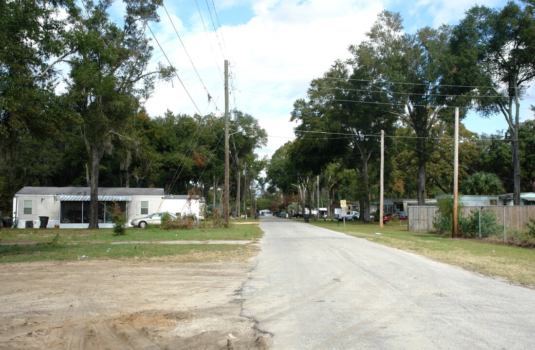 3387 W Silver Springs Blvd in Ocala, FL - Foto de edificio