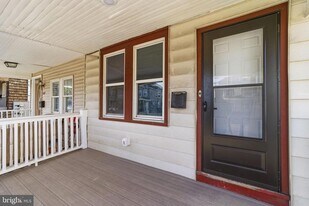 1424 Hamilton Ave in Trenton, NJ - Building Photo