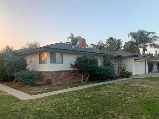 572 E Fremont Ave in Fresno, CA - Foto de edificio - Building Photo