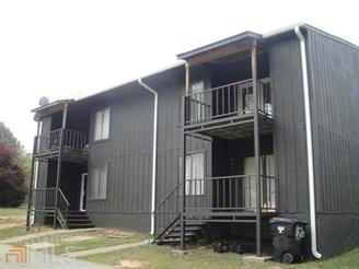 106 Spring Ct in Fairburn, GA - Foto de edificio - Building Photo