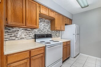 7313 Gulf Fwy in Houston, TX - Building Photo - Building Photo