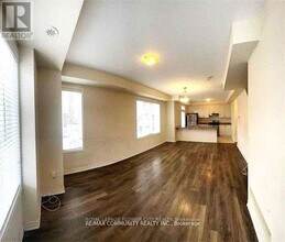 10-45 HURON PARK Pl in Toronto, ON - Building Photo - Building Photo