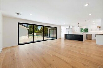 5406 Rhea Ave in Los Angeles, CA - Building Photo - Building Photo