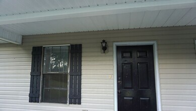 3702 Mulligan Rd Cir in Valdosta, GA - Foto de edificio - Building Photo