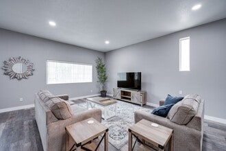 132 Thain Rd in Lewiston, ID - Building Photo - Building Photo