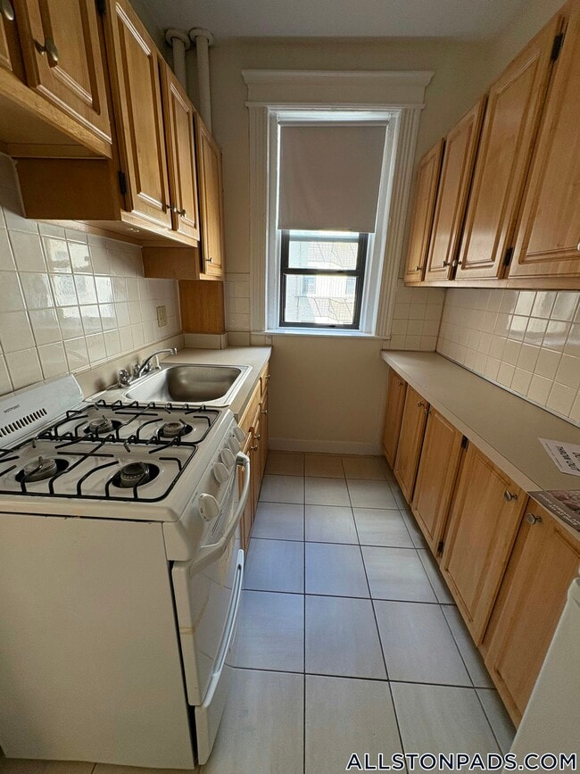 1148 Commonwealth Ave in Boston, MA - Building Photo - Building Photo