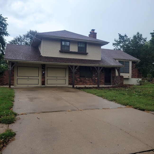 property at 109 Sunset Dr