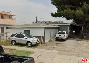 8012 S Western Ave in Los Angeles, CA - Building Photo - Building Photo