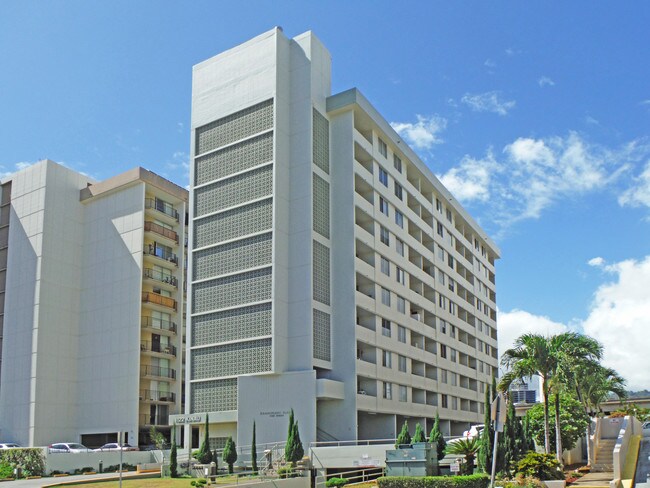 Kaahumanu Plaza in Honolulu, HI - Building Photo - Building Photo