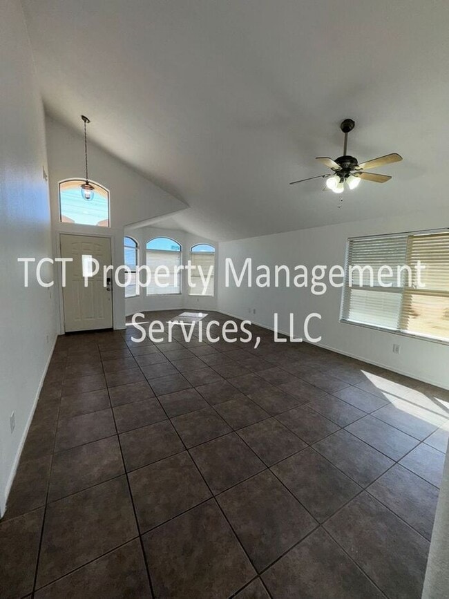 9302 E Plana Ave in Mesa, AZ - Building Photo - Building Photo