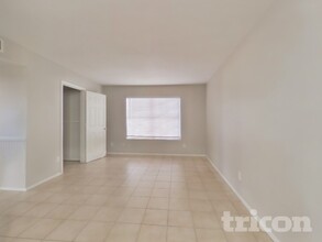 1406 E Kerry Ln in Phoenix, AZ - Building Photo - Building Photo